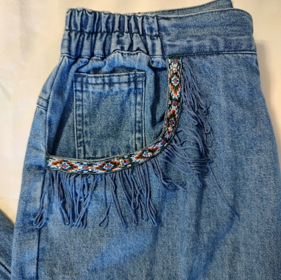 Vintage Women's Blue Creek High Rise Jeans with Aztec Pocket Trim and Fringe 14 - Picture 2 of 8